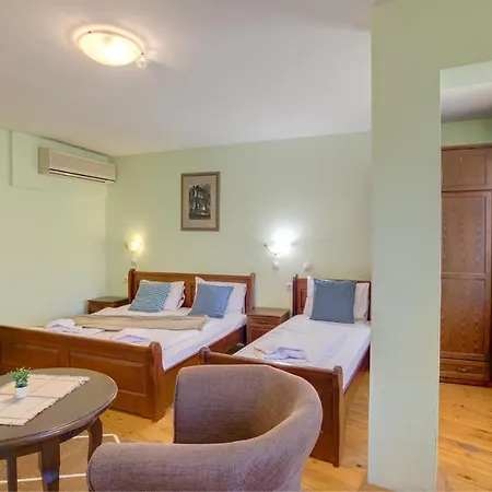 Rachev Hotel 4*