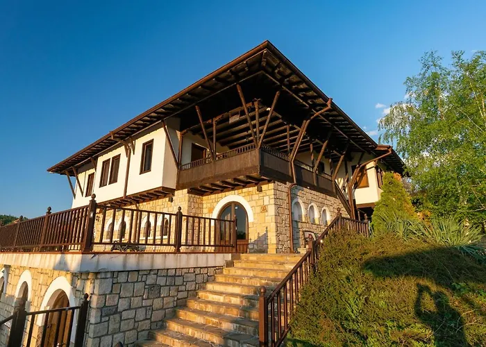 Ξενοδοχείο Rachev 4*