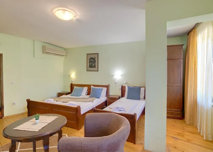 Rachev Ξενοδοχείο 4*