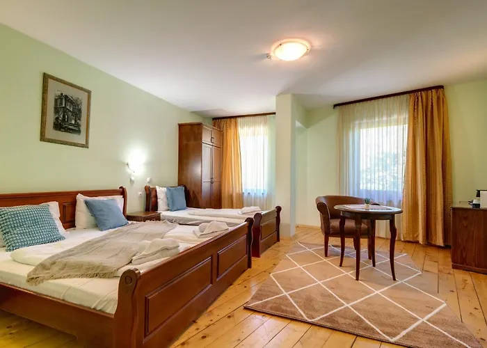 Ξενοδοχείο Rachev 4*